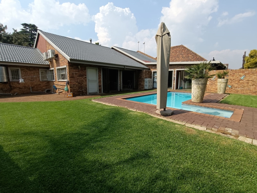 3 Bedroom Property for Sale in Vanderbijlpark Sw 2 Gauteng