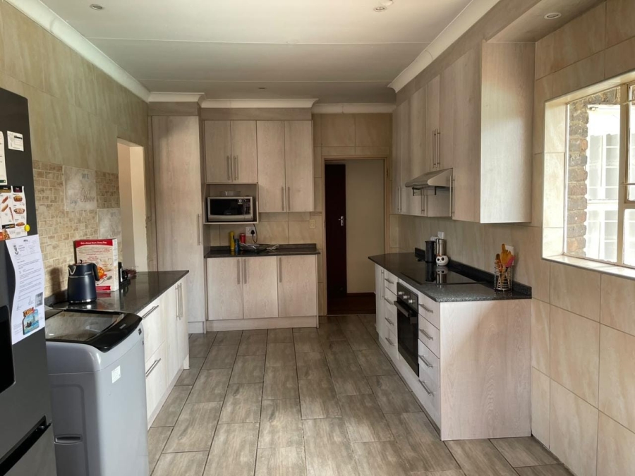5 Bedroom Property for Sale in Vanderbijlpark SE 2 Gauteng