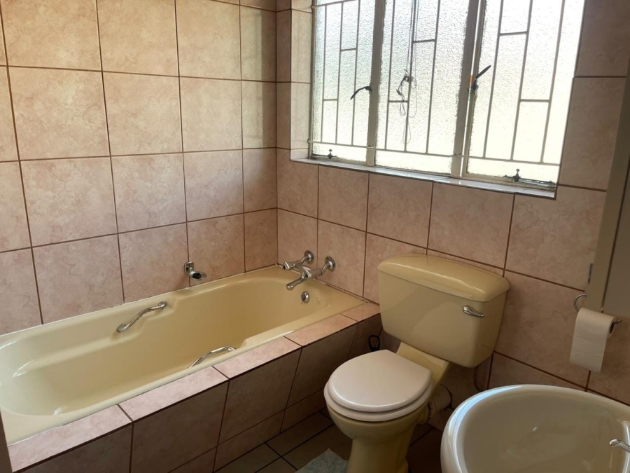 5 Bedroom Property for Sale in Vanderbijlpark SE 2 Gauteng