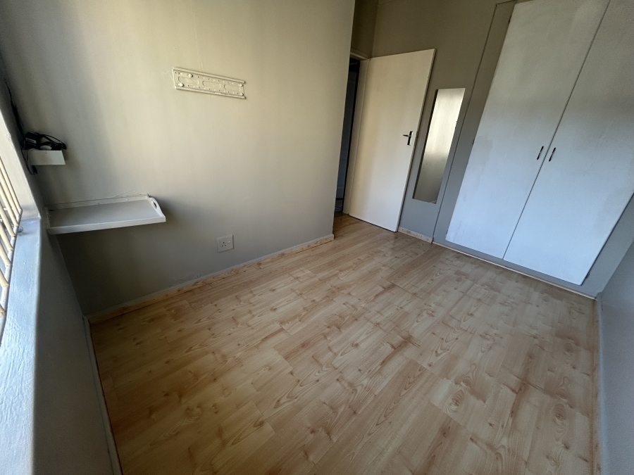 To Let 2 Bedroom Property for Rent in Vorna Valley Gauteng