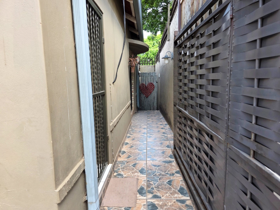 7 Bedroom Property for Sale in Brixton Gauteng