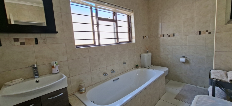 4 Bedroom Property for Sale in Chancliff Ridge Gauteng