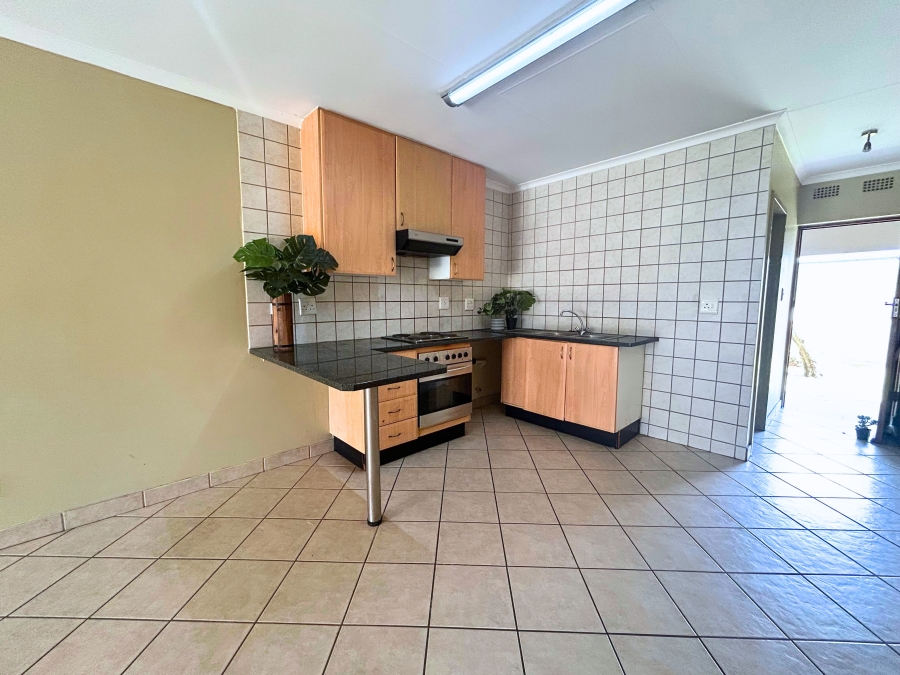 1 Bedroom Property for Sale in Silver Lakes Gauteng