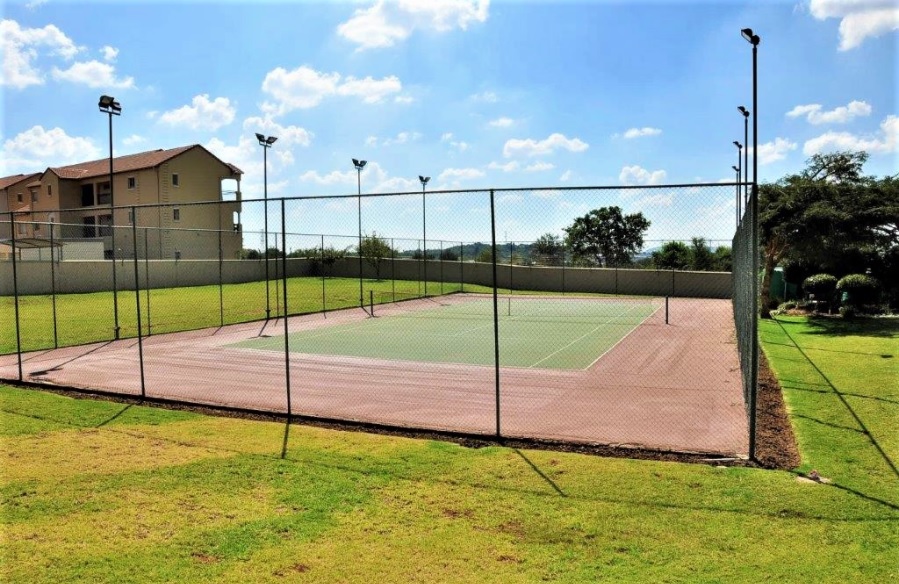 1 Bedroom Property for Sale in Silver Lakes Gauteng