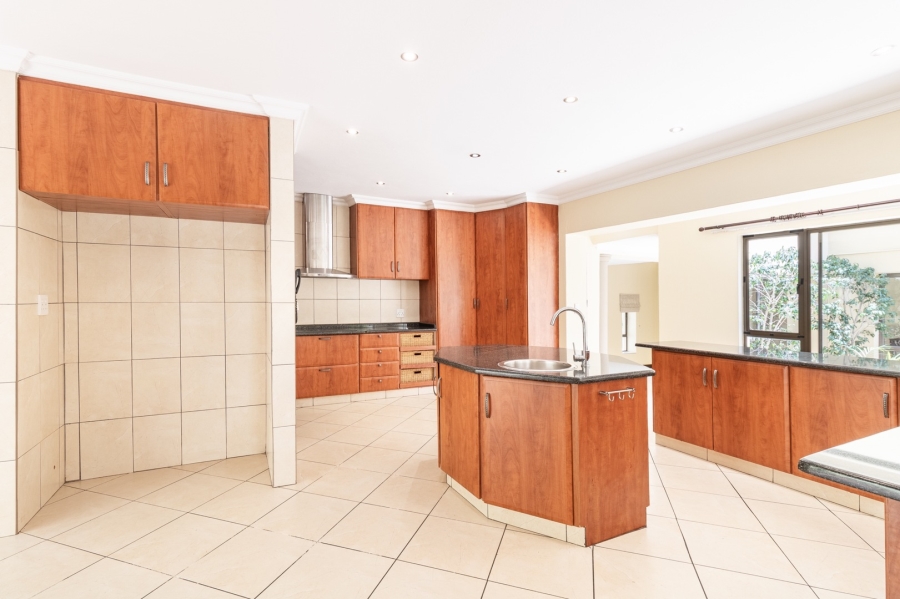 To Let 7 Bedroom Property for Rent in Dainfern Golf Estate Gauteng