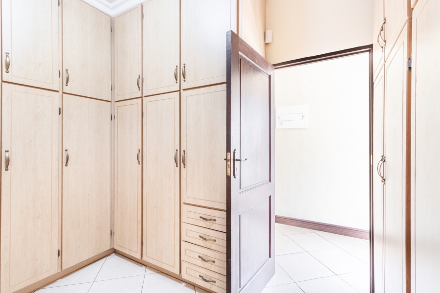 To Let 7 Bedroom Property for Rent in Dainfern Golf Estate Gauteng