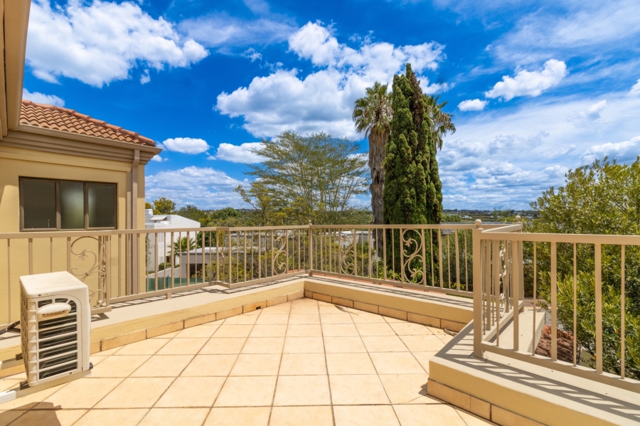 To Let 7 Bedroom Property for Rent in Dainfern Golf Estate Gauteng
