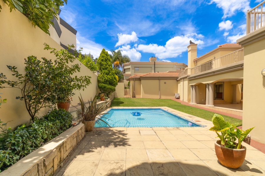 To Let 7 Bedroom Property for Rent in Dainfern Golf Estate Gauteng