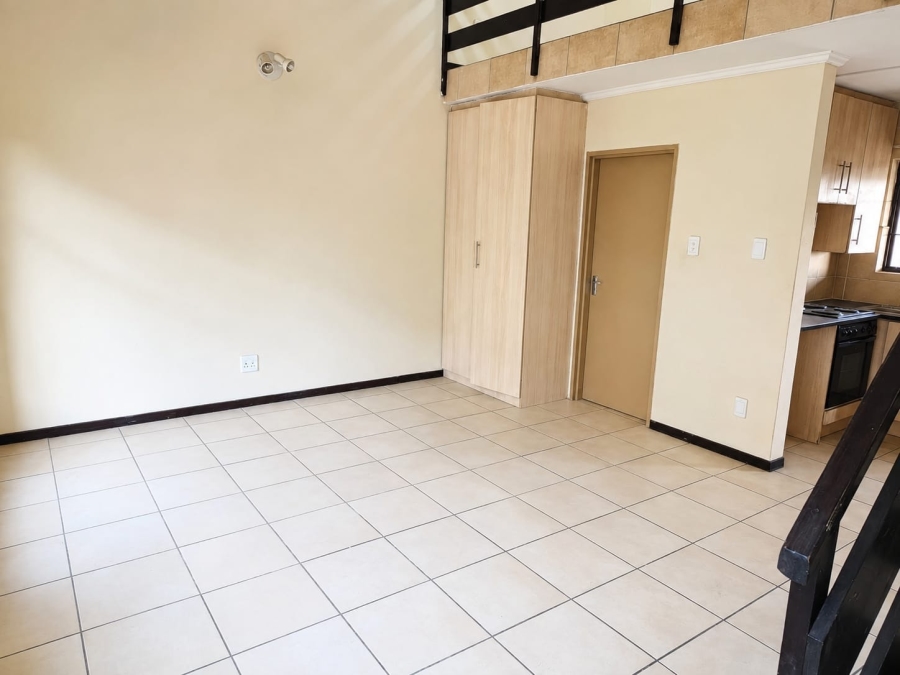 1 Bedroom Property for Sale in Kosmosdal Gauteng