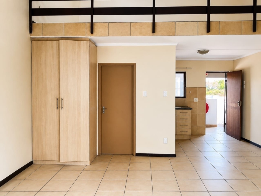 1 Bedroom Property for Sale in Kosmosdal Gauteng