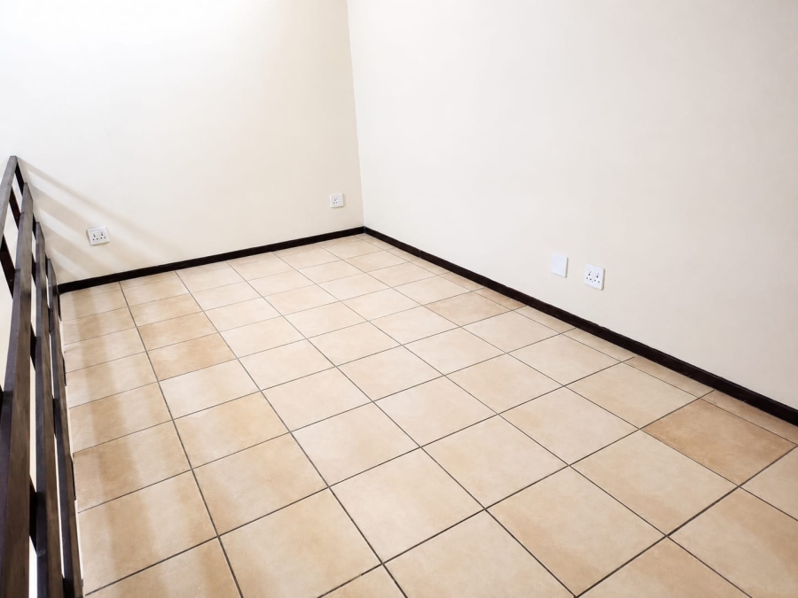 1 Bedroom Property for Sale in Kosmosdal Gauteng