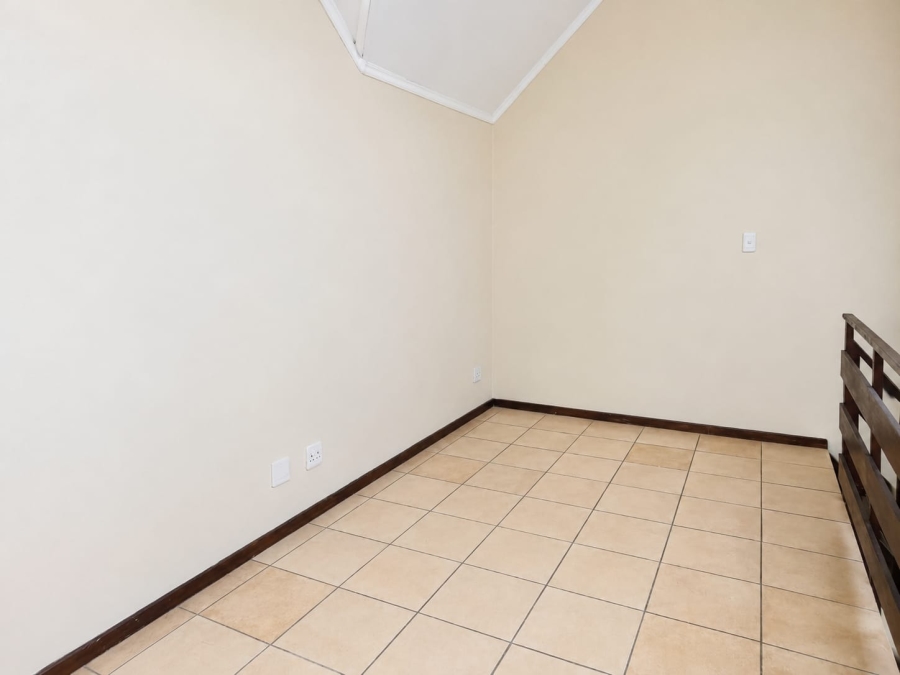 1 Bedroom Property for Sale in Kosmosdal Gauteng