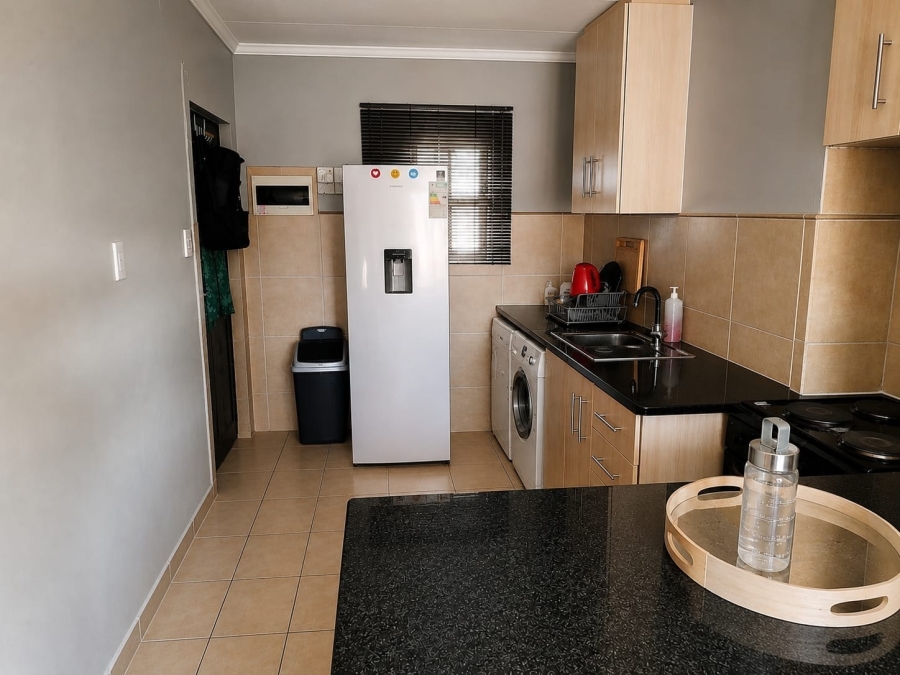 2 Bedroom Property for Sale in Kosmosdal Gauteng