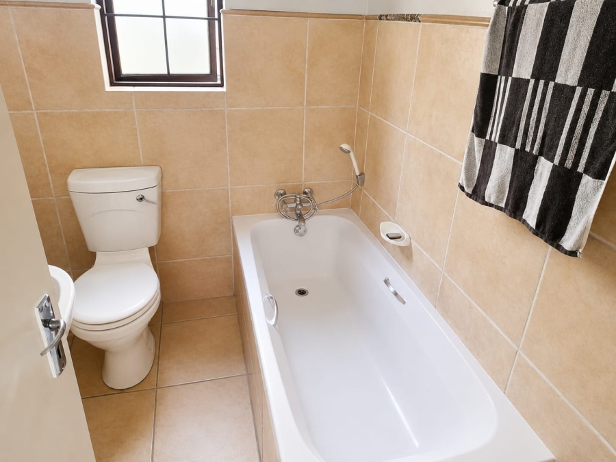 2 Bedroom Property for Sale in Kosmosdal Gauteng