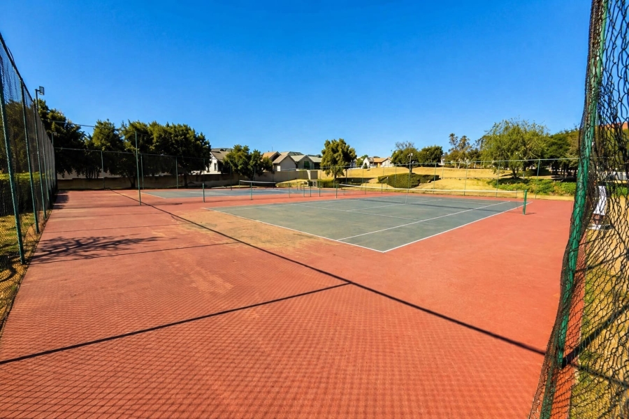 2 Bedroom Property for Sale in Kosmosdal Gauteng
