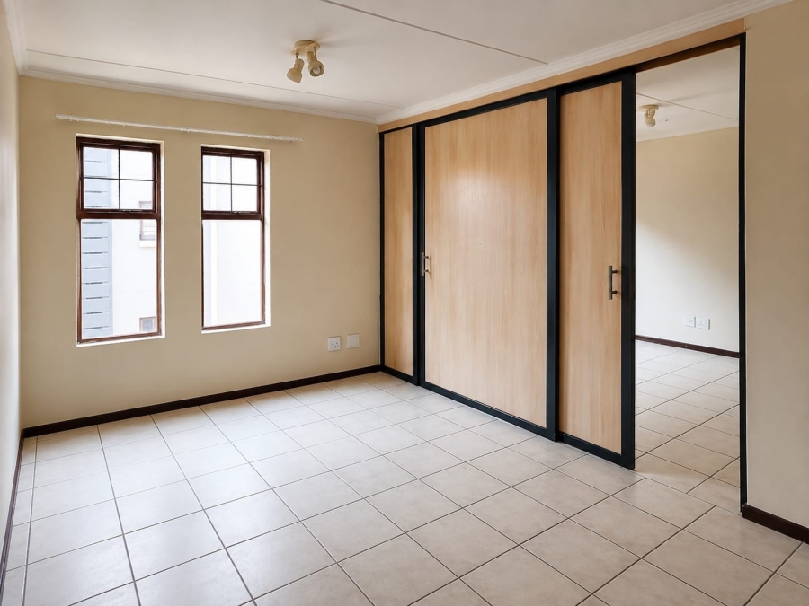 1 Bedroom Property for Sale in Kosmosdal Gauteng