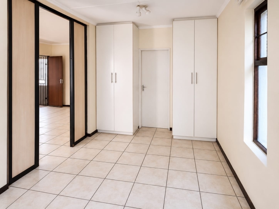 1 Bedroom Property for Sale in Kosmosdal Gauteng
