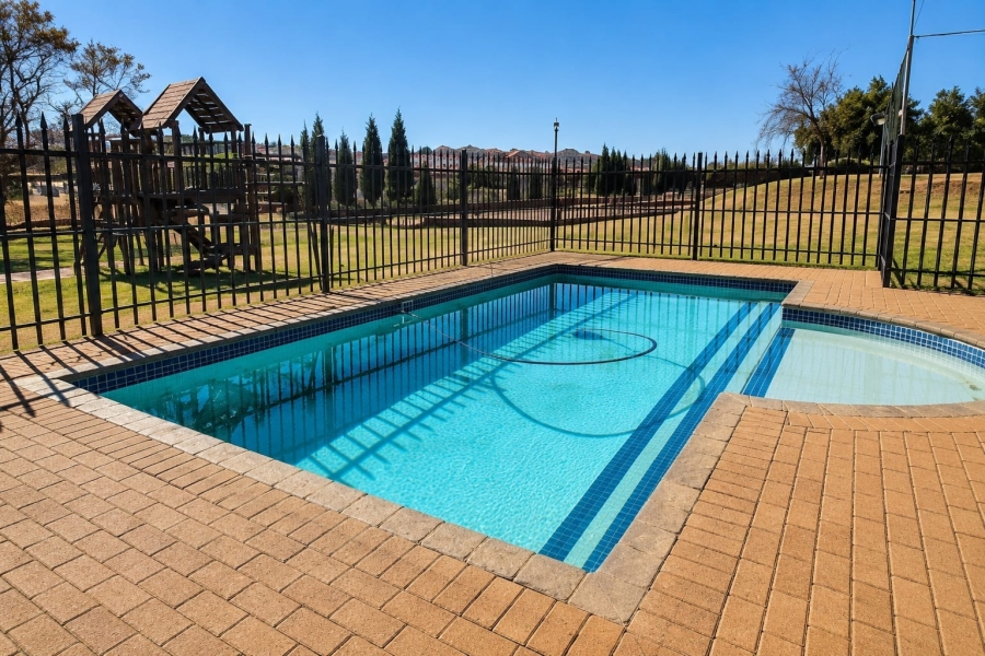 1 Bedroom Property for Sale in Kosmosdal Gauteng