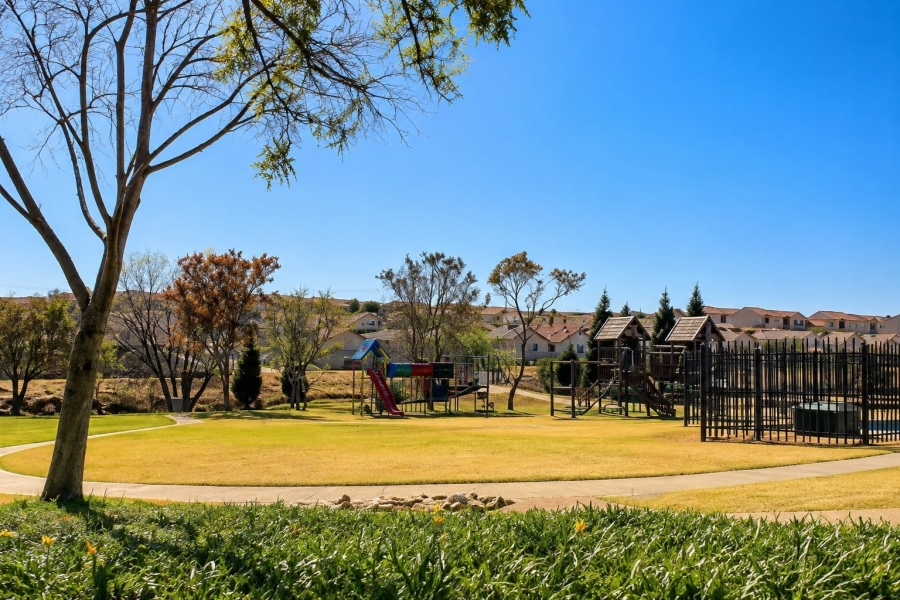 1 Bedroom Property for Sale in Kosmosdal Gauteng