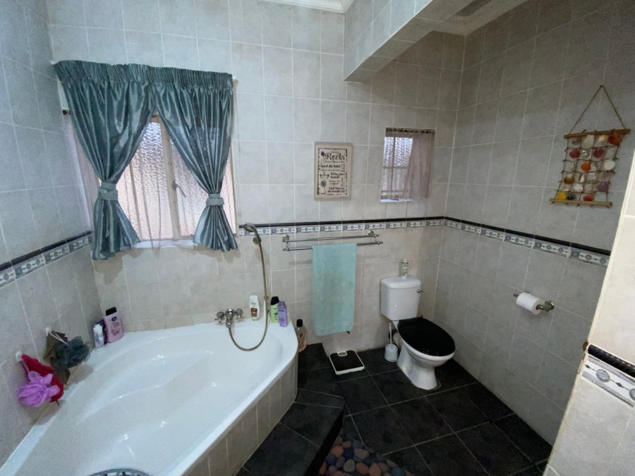 3 Bedroom Property for Sale in Three Rivers Gauteng