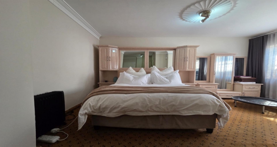 8 Bedroom Property for Sale in Laudium Gauteng