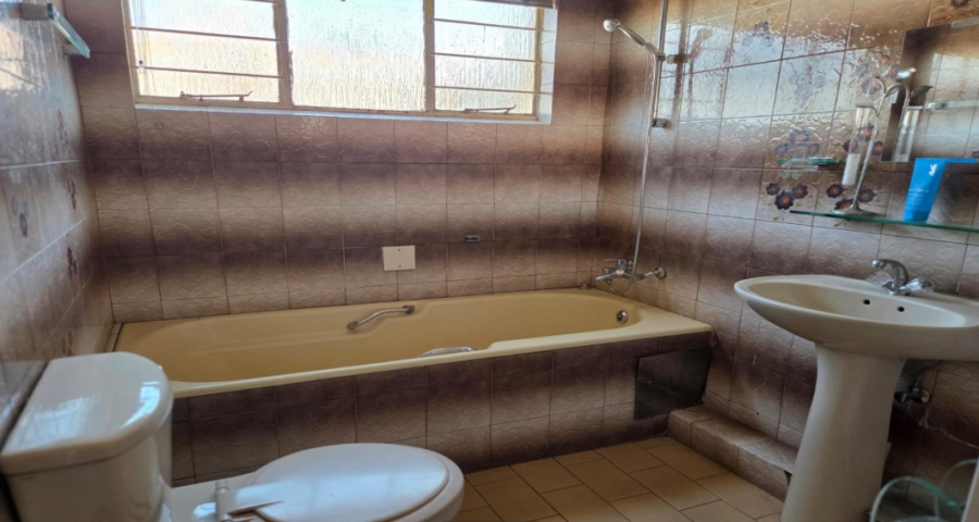 8 Bedroom Property for Sale in Laudium Gauteng