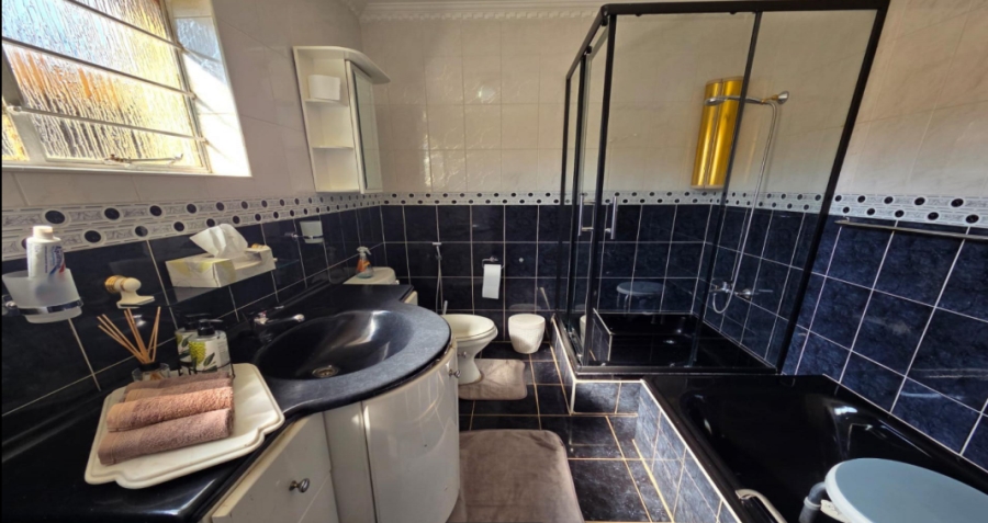 8 Bedroom Property for Sale in Laudium Gauteng