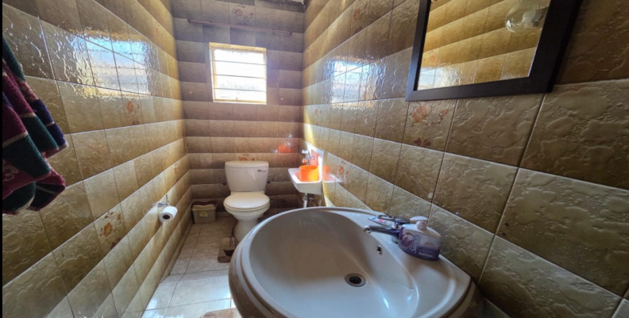 8 Bedroom Property for Sale in Laudium Gauteng