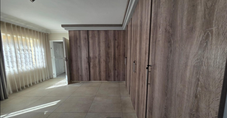 8 Bedroom Property for Sale in Laudium Gauteng