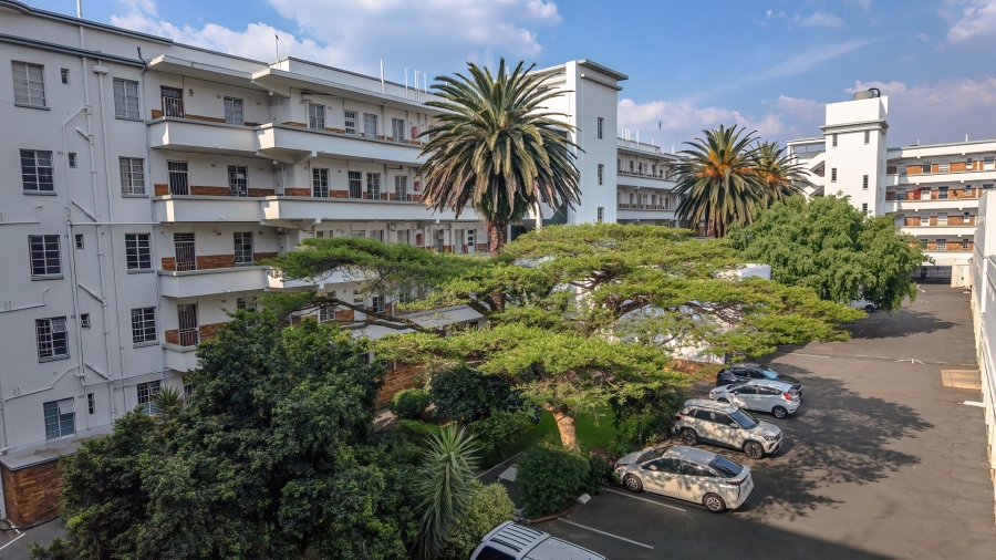 2 Bedroom Property for Sale in Killarney Gauteng