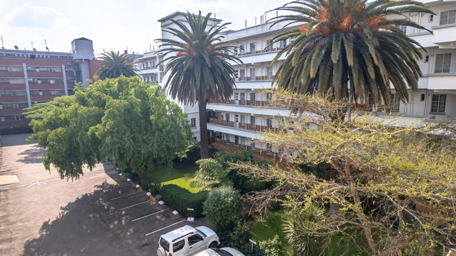 2 Bedroom Property for Sale in Killarney Gauteng