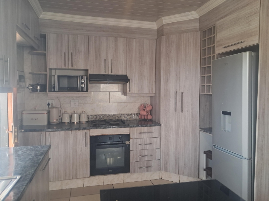 3 Bedroom Property for Sale in Crystal Park Gauteng