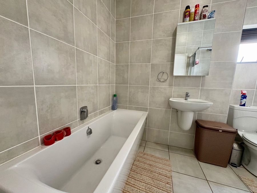To Let 1 Bedroom Property for Rent in Blyde Riverwalk Estate Gauteng