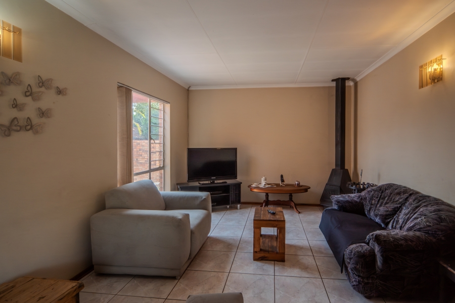 3 Bedroom Property for Sale in Meredale Gauteng