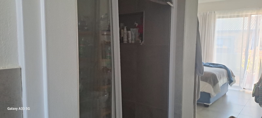 3 Bedroom Property for Sale in Denneoord Gauteng