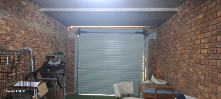 3 Bedroom Property for Sale in Denneoord Gauteng