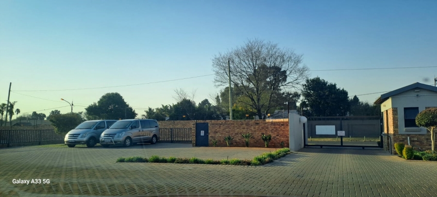 3 Bedroom Property for Sale in Denneoord Gauteng