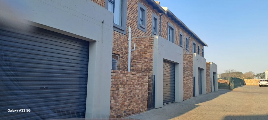 3 Bedroom Property for Sale in Denneoord Gauteng