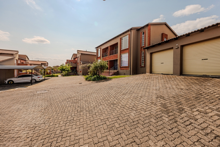 2 Bedroom Property for Sale in Laser Park Gauteng