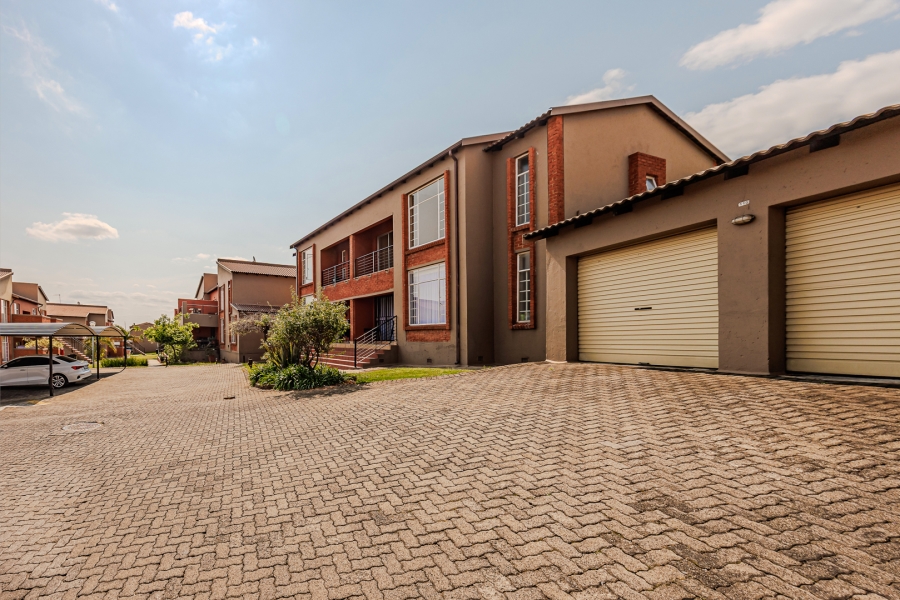 2 Bedroom Property for Sale in Laser Park Gauteng