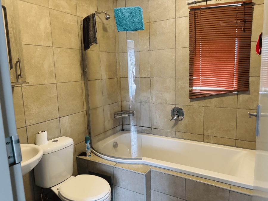 2 Bedroom Property for Sale in Montana Gauteng