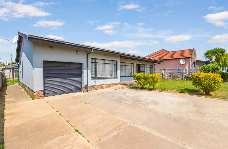 6 Bedroom Property for Sale in Krugersdorp West Gauteng