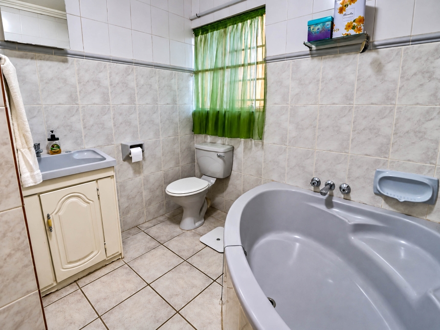 3 Bedroom Property for Sale in Wierda Park Gauteng