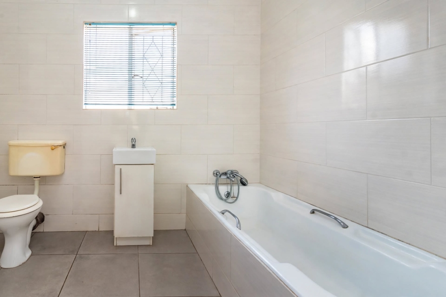 3 Bedroom Property for Sale in Breaunanda Gauteng