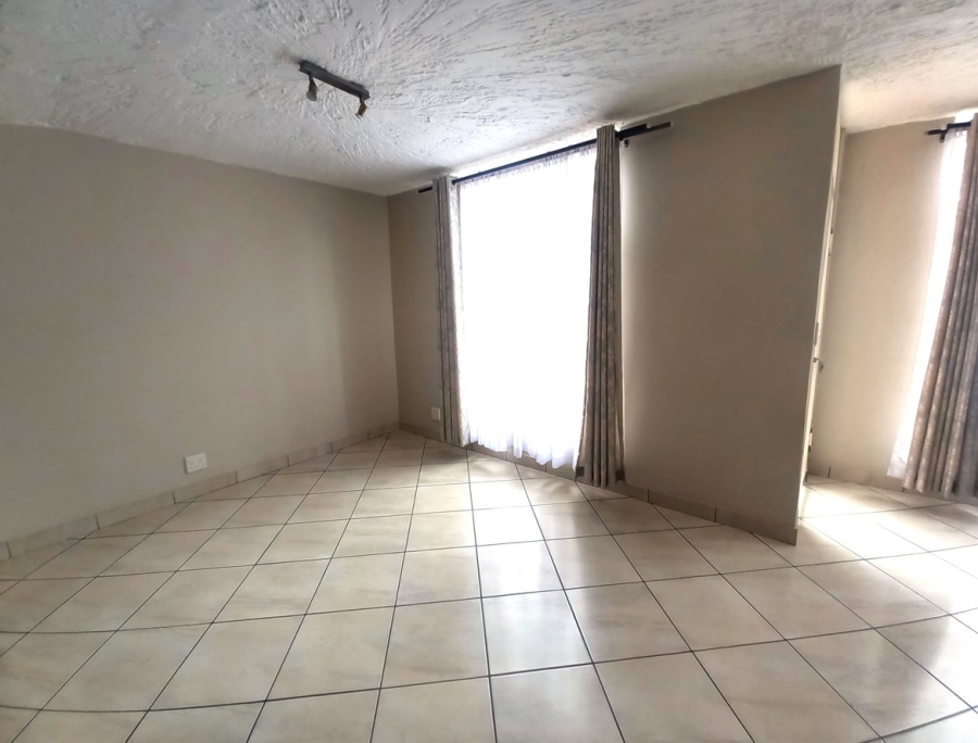 3 Bedroom Property for Sale in Maroelana Gauteng