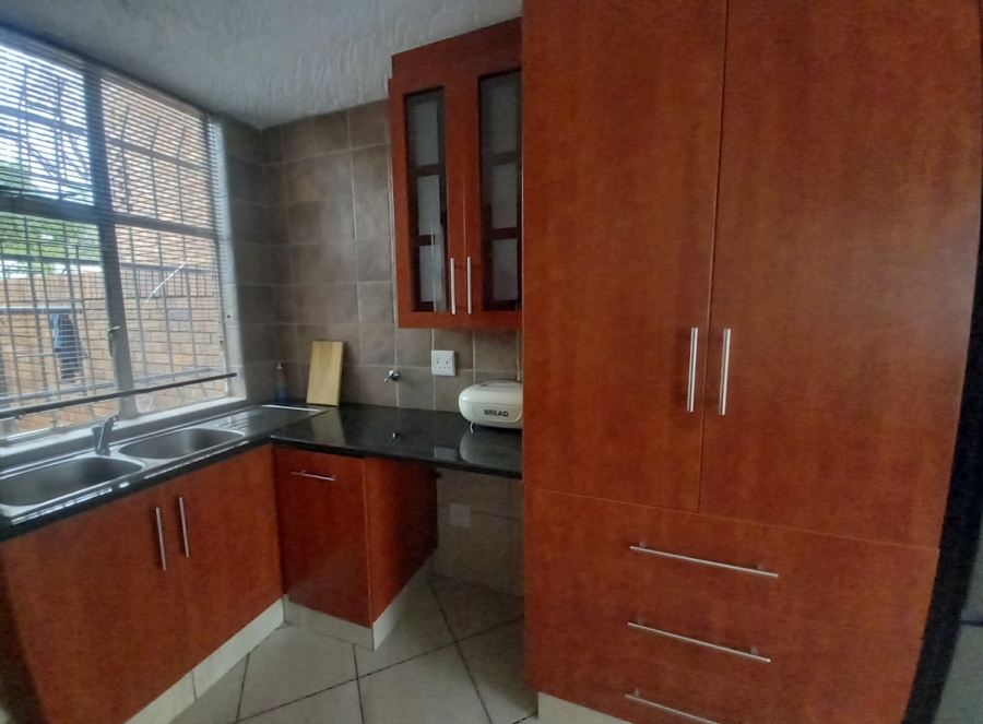3 Bedroom Property for Sale in Maroelana Gauteng