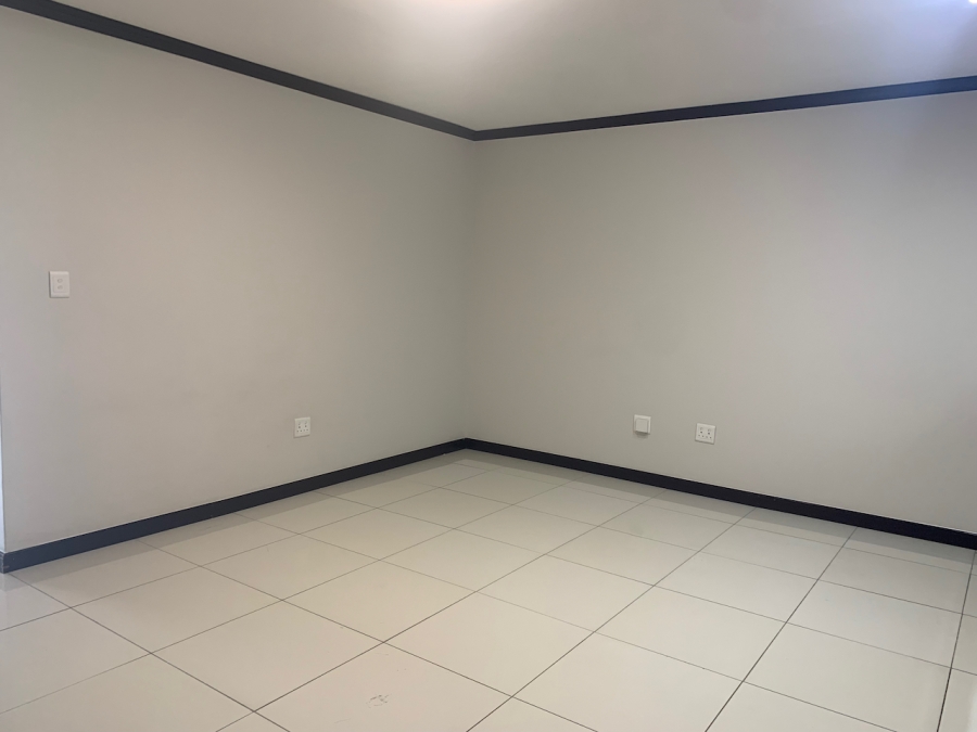 To Let 1 Bedroom Property for Rent in Broadacres Gauteng