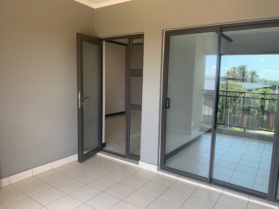 To Let 1 Bedroom Property for Rent in Broadacres Gauteng