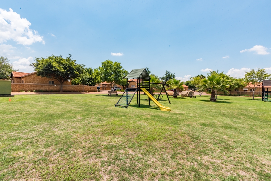2 Bedroom Property for Sale in Heuwelsig Estate Gauteng