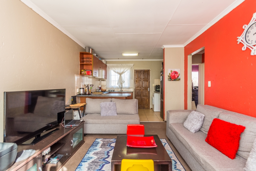 2 Bedroom Property for Sale in Heuwelsig Estate Gauteng